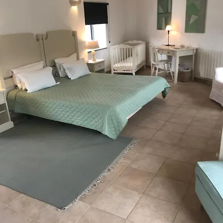 Garden Paradise With Pool For 4 シントラ
